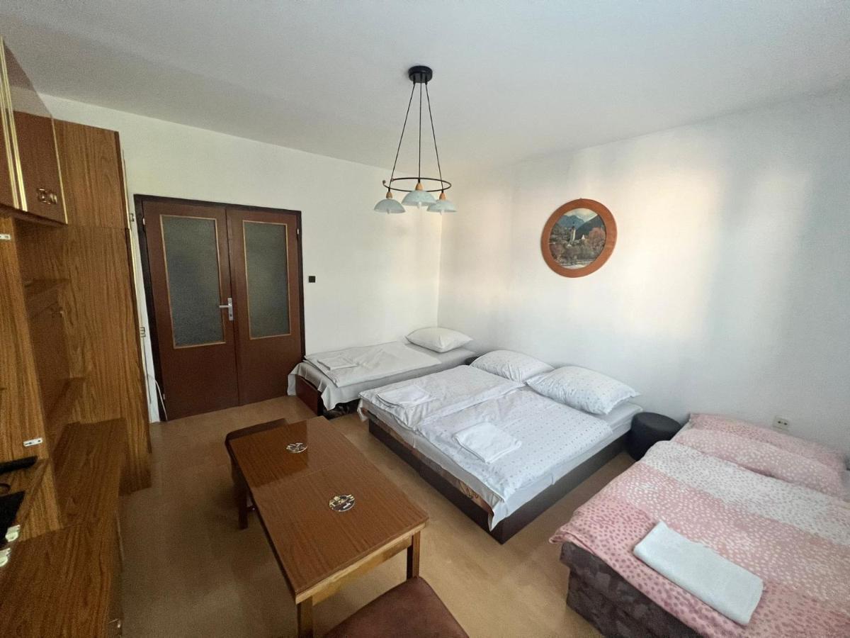 Ferienwohnung Apartman Solid, Pressburg Exterior foto